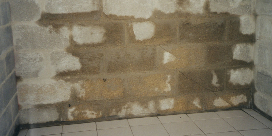 Infiltrations d’eau dans un mur
